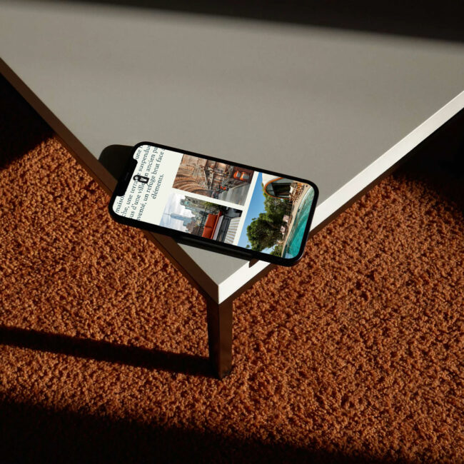 Smartphone chambre d'hôtel Vagabond